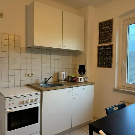 Flat For 7 Full Kitchen Smart Tv&wifi 3 Lägenhet Zeitz